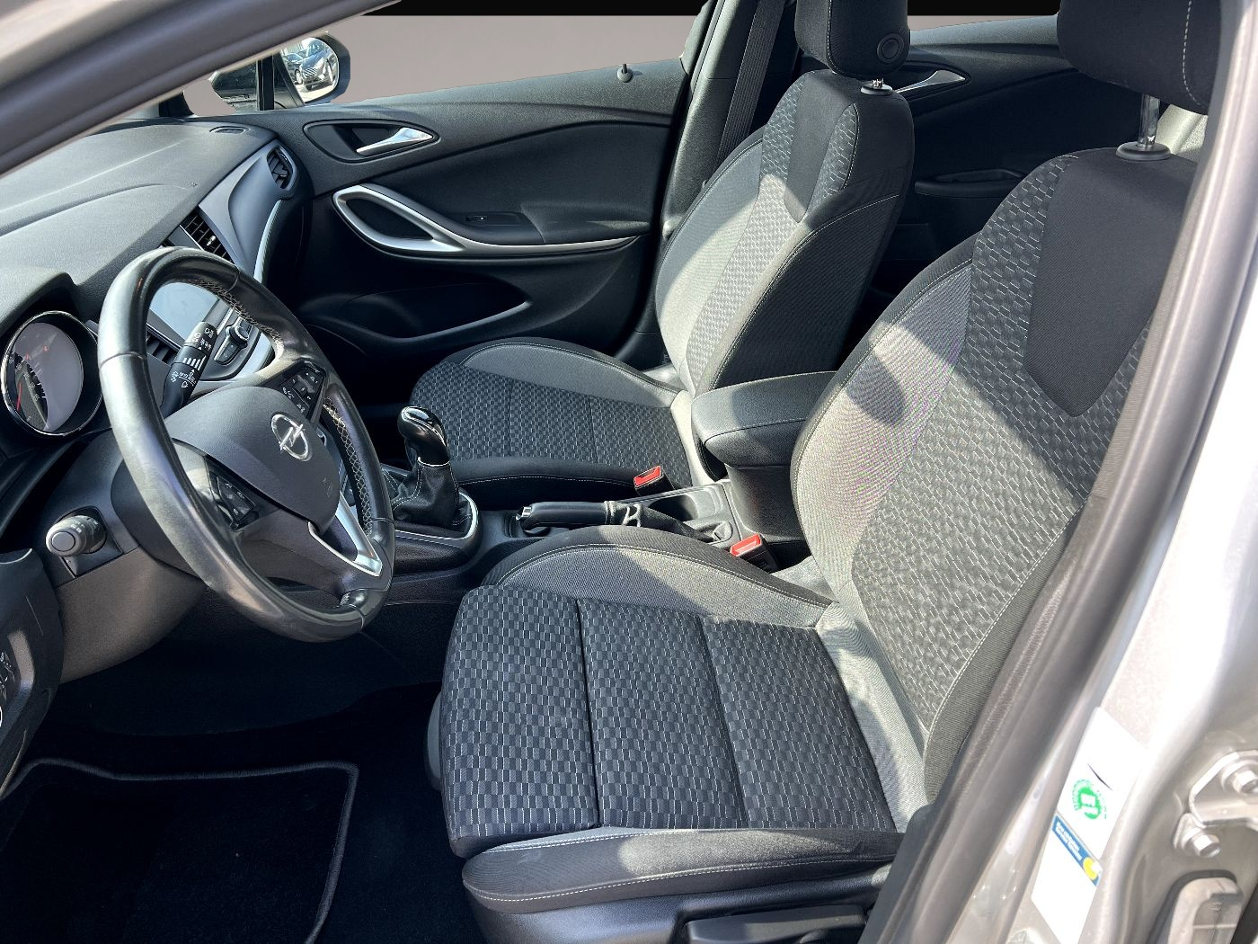 Opel Astra (08/2021, Benzin)