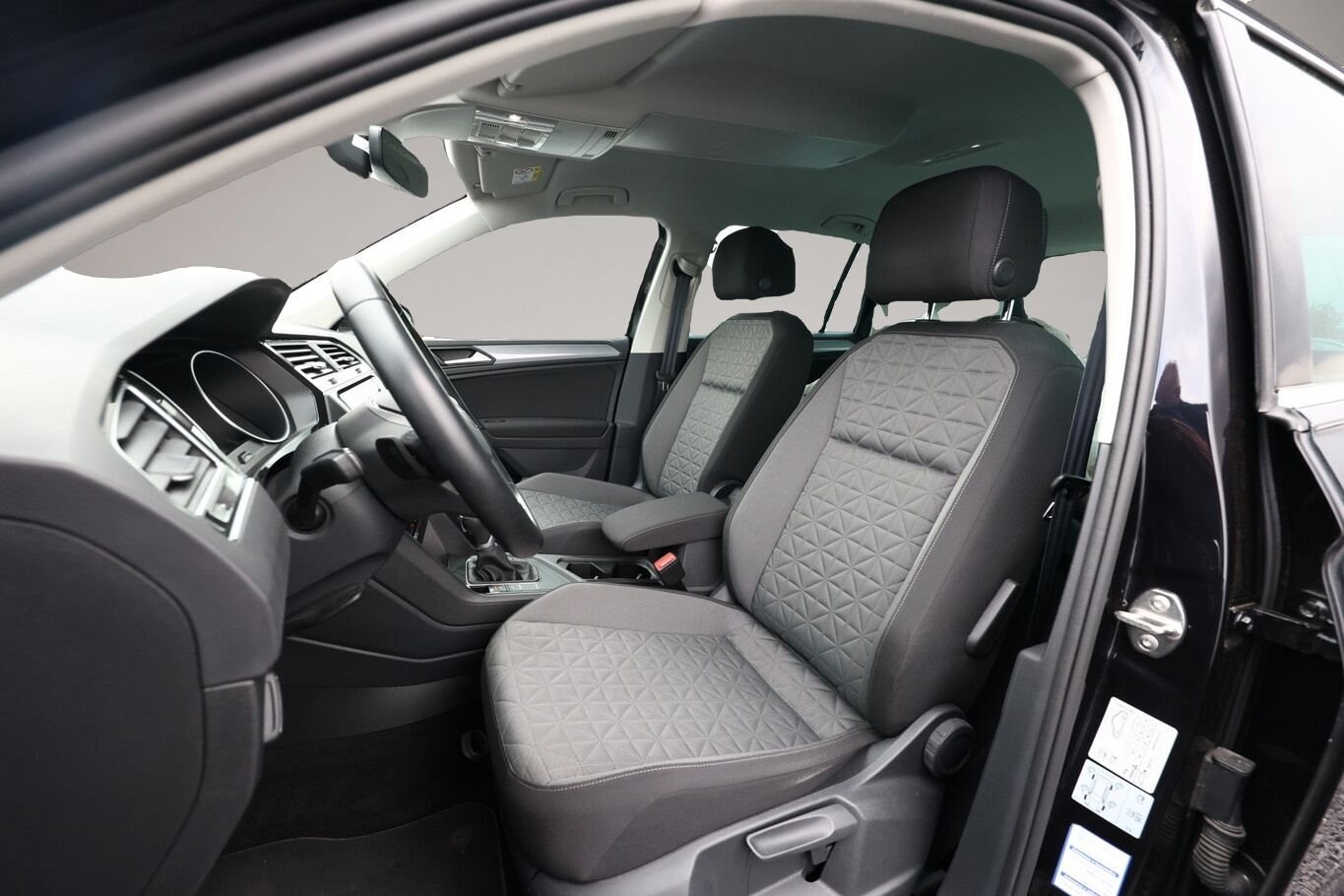 Volkswagen Tiguan (04/2021, Benzin)