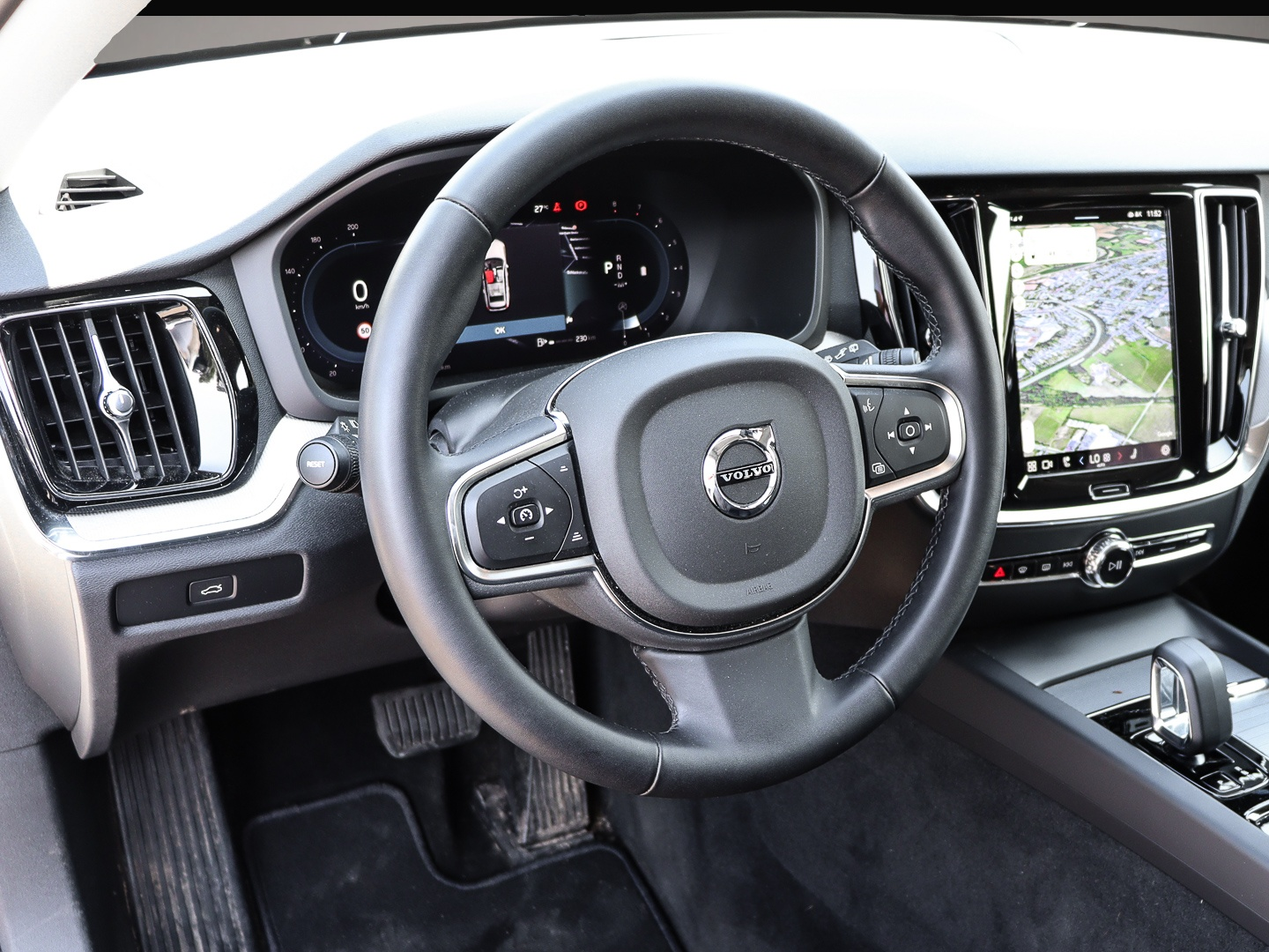 Volvo V60 (06/2024, Benzin)
