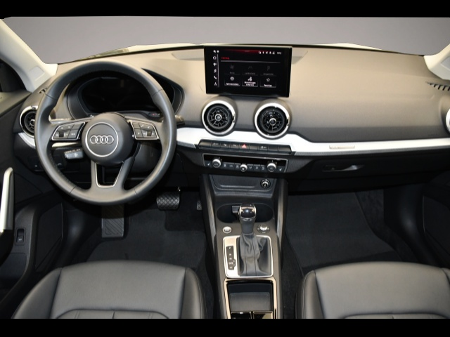 Audi Q2 (10/2025, Benzin)