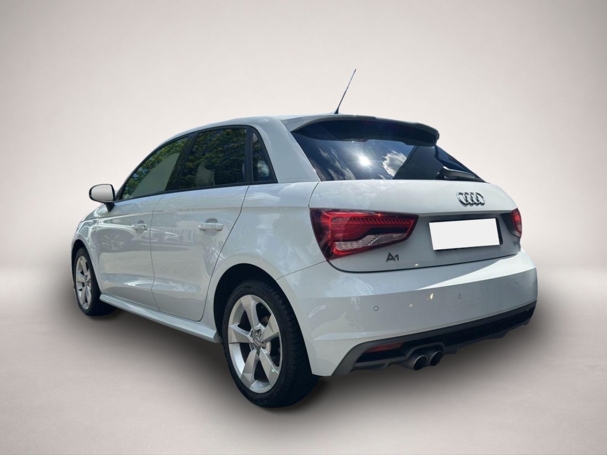 Audi A1 (07/2016, Benzin)