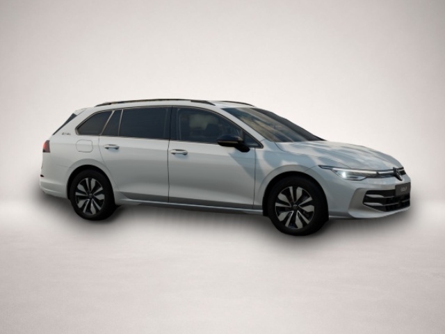 Volkswagen Golf (11/2025, Benzin)