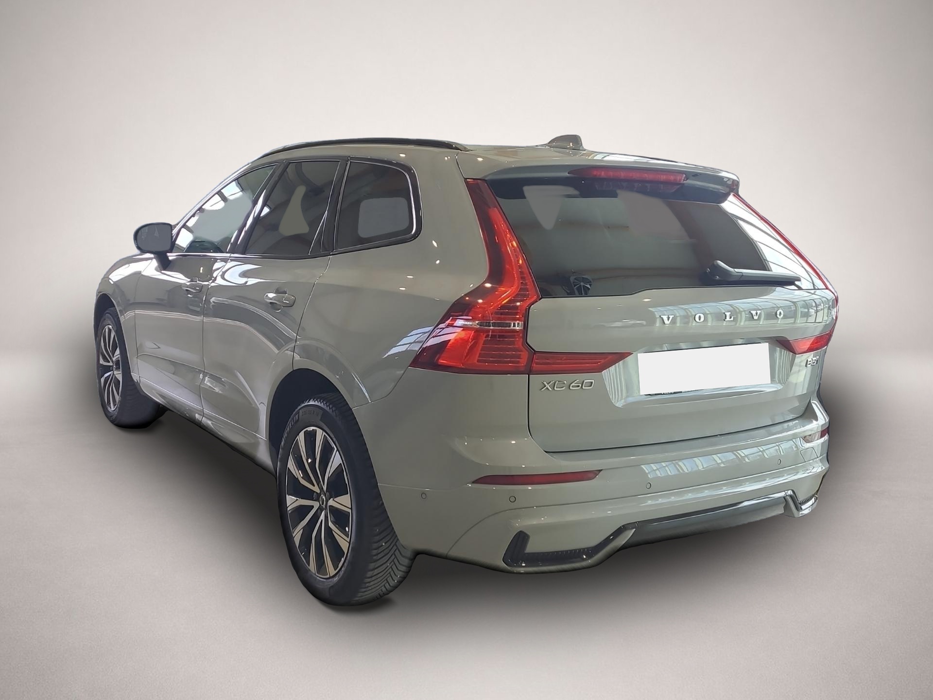 Volvo XC60 (02/2025, Benzin)