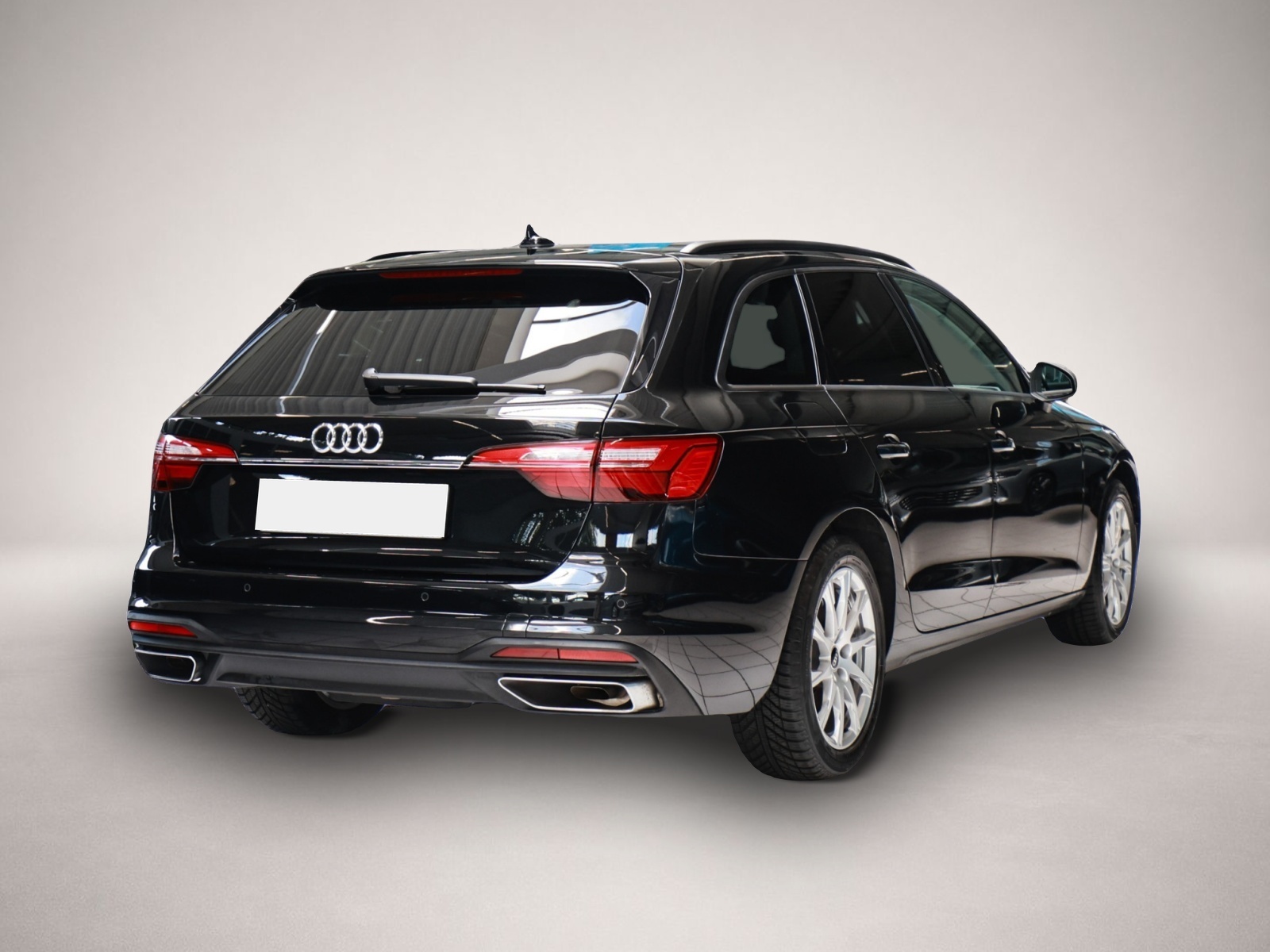 Audi A4 (05/2022, Benzin)
