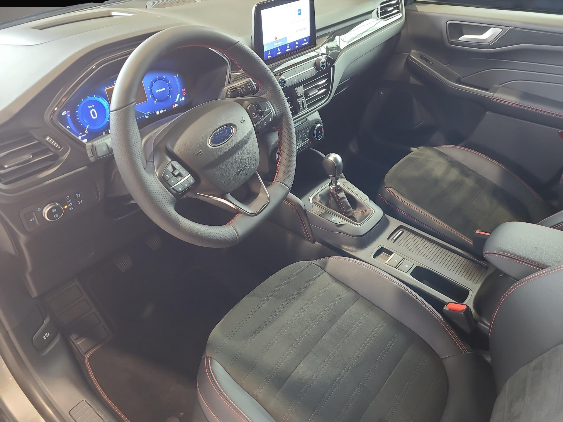 Ford Kuga (07/2023, Benzin)