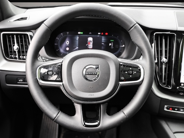 Volvo XC60 (12/2023, Hybrid (Benzin/Elektro))