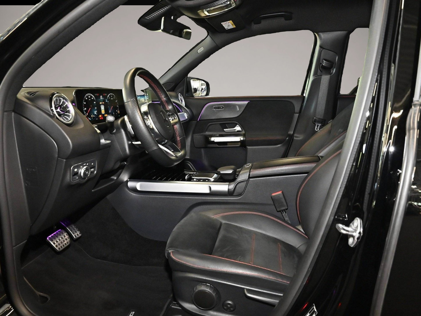 Mercedes-Benz GLB 200 (02/2023, Benzin)