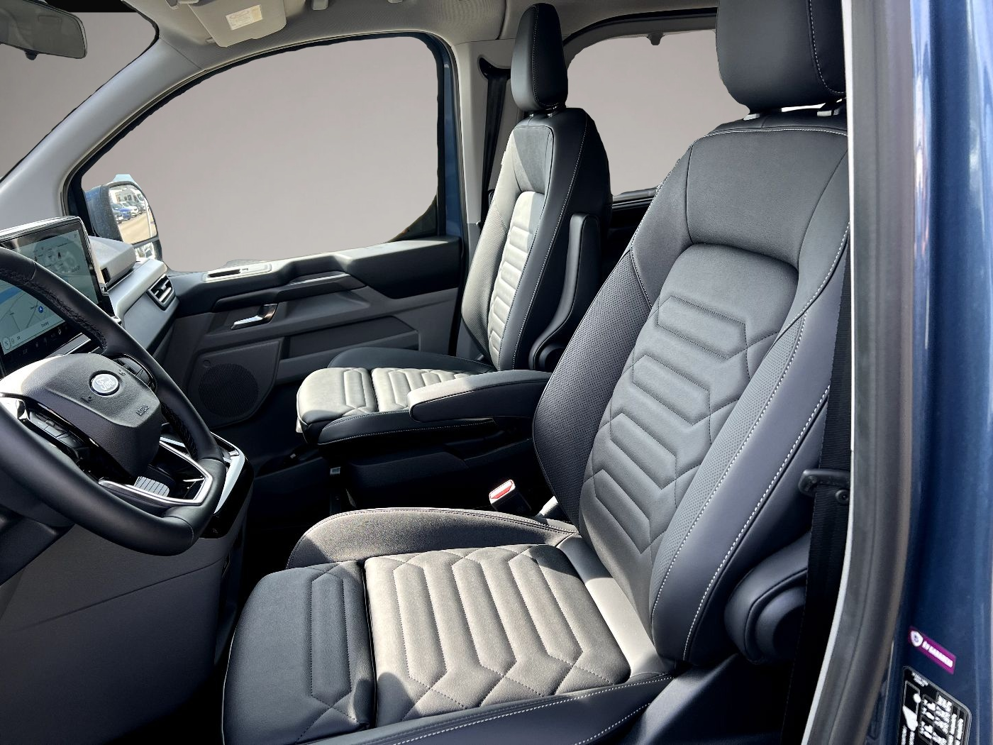 Ford Tourneo Custom (10/2025, Diesel)