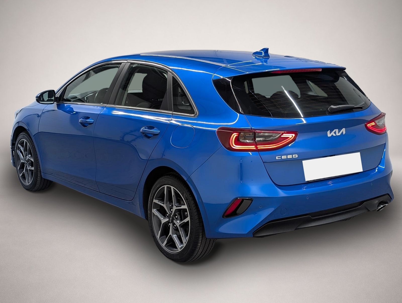 KIA cee'd / Ceed (10/2021, Benzin)