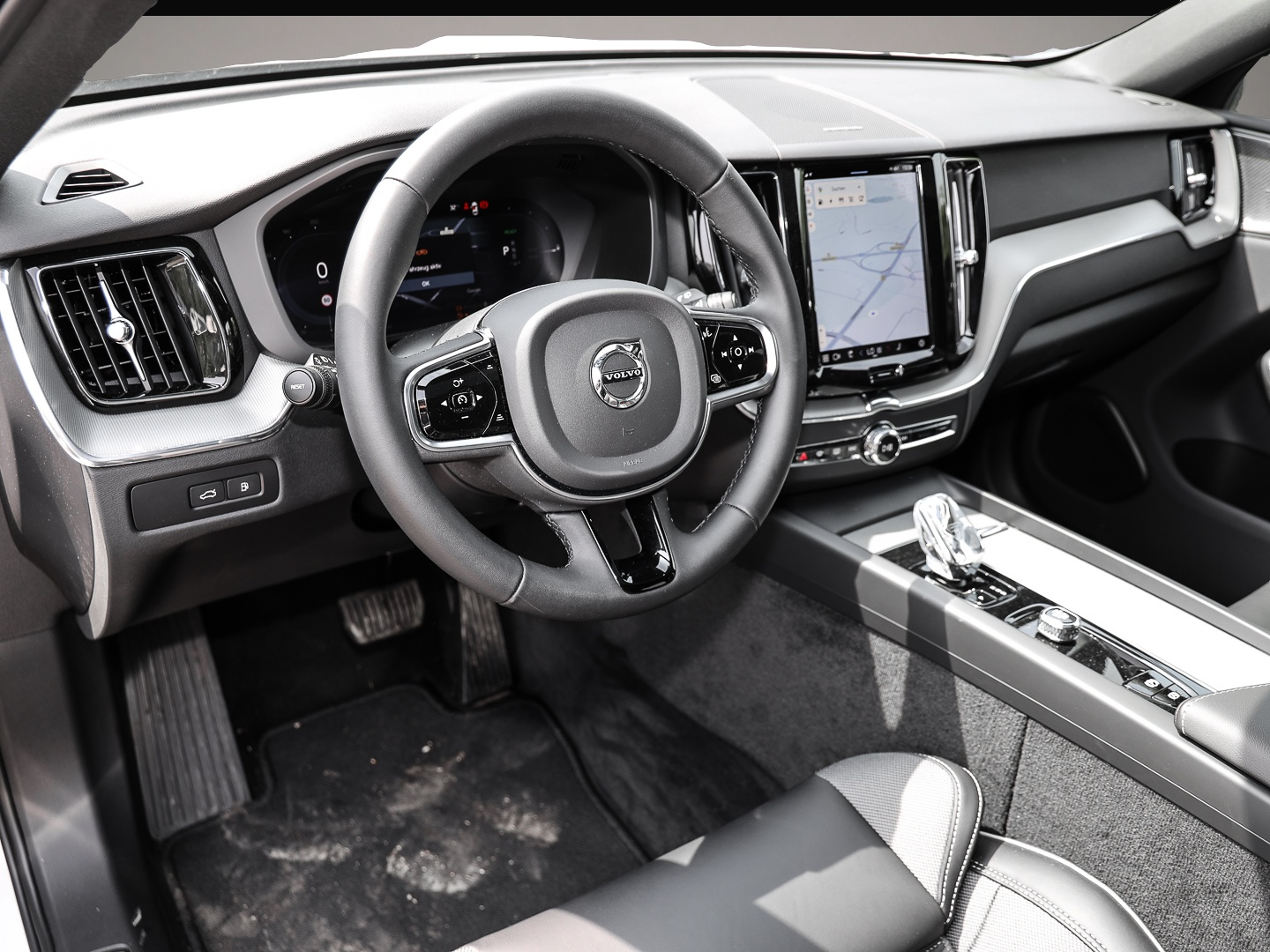 Volvo XC60 (12/2023, Hybrid (Benzin/Elektro))