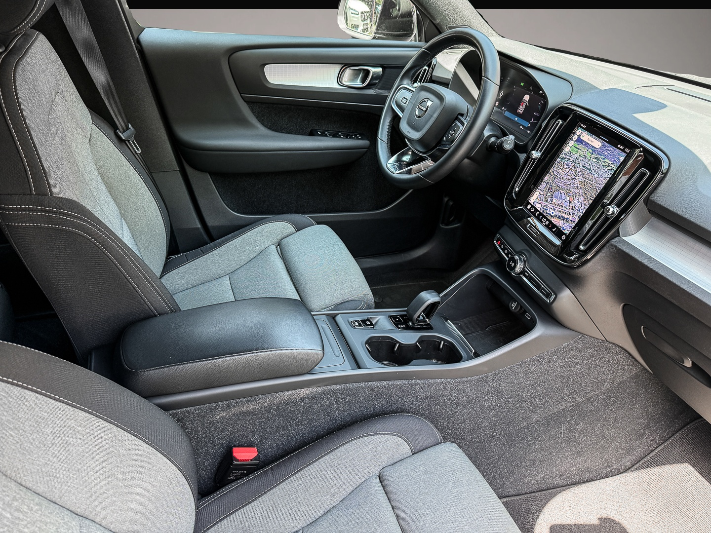 Volvo XC40 (10/2023, Benzin)