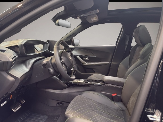 Peugeot 2008 (12/2025, Benzin)