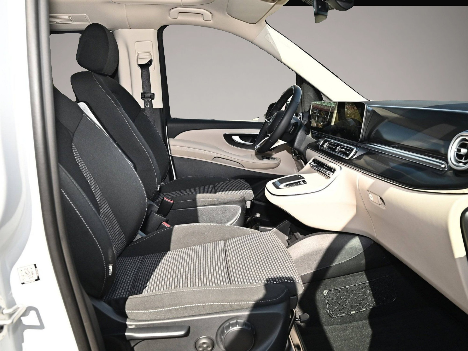 Mercedes-Benz Other (03/2025, Diesel)
