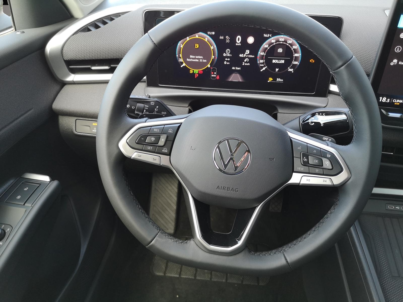 Volkswagen T-Roc (03/2026, Benzin)