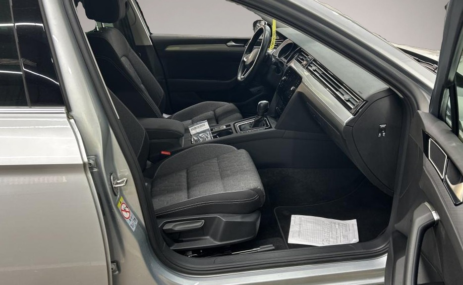 Volkswagen Passat Variant (11/2023, Benzin)