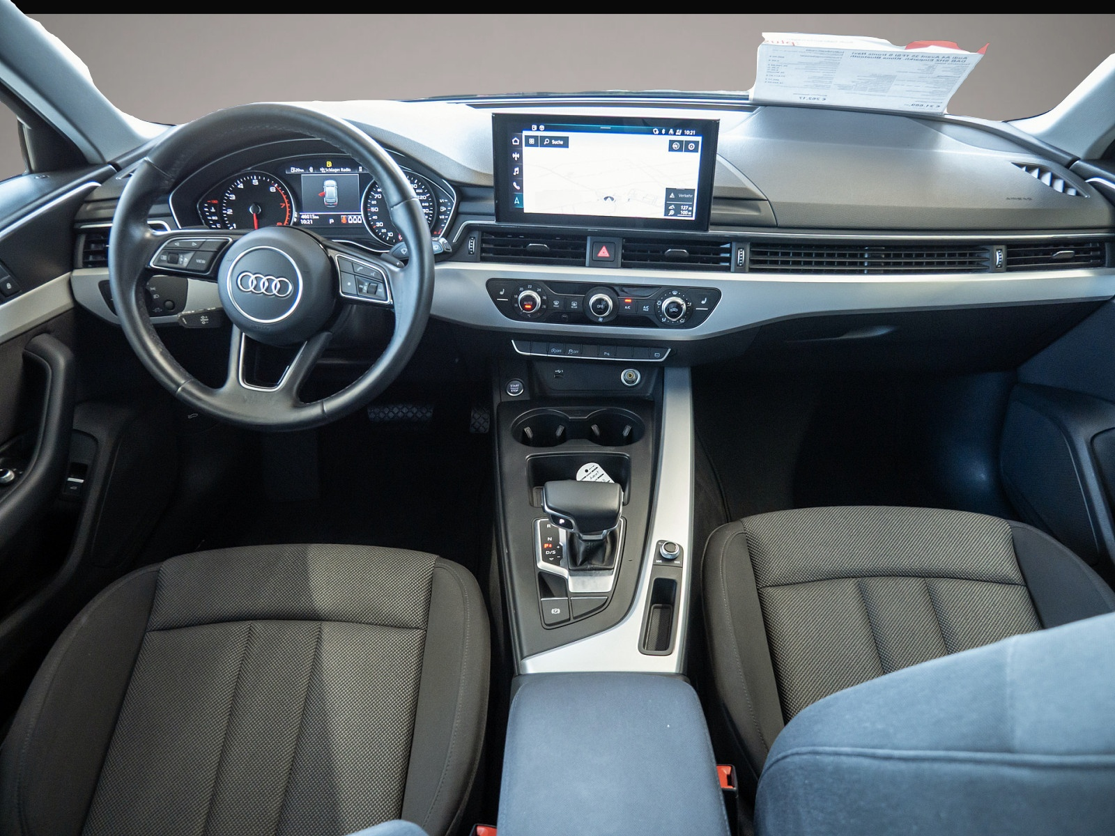 Audi A4 (09/2022, Benzin)