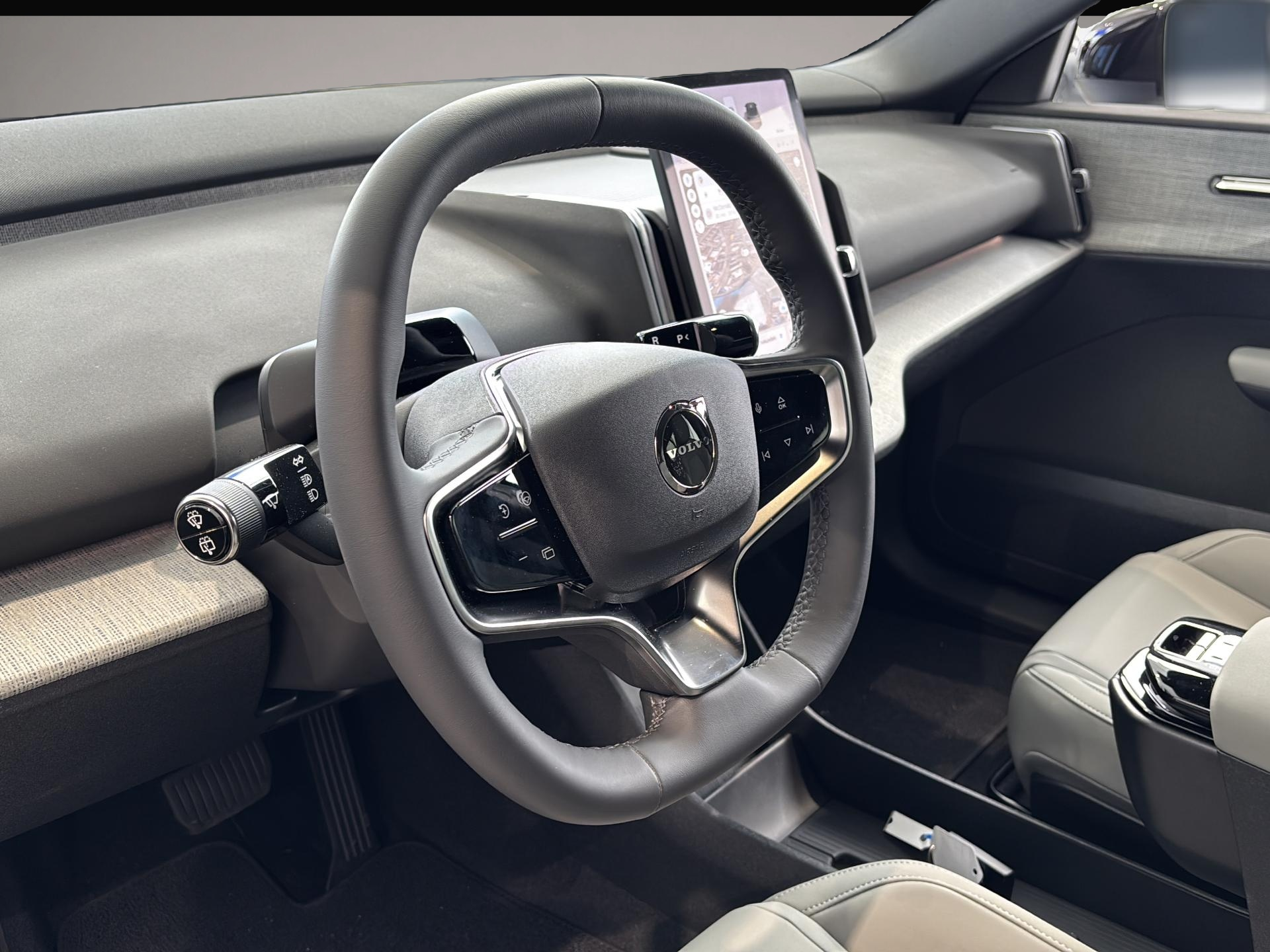 Volvo EX30 (12/2024, ELECTRIC)