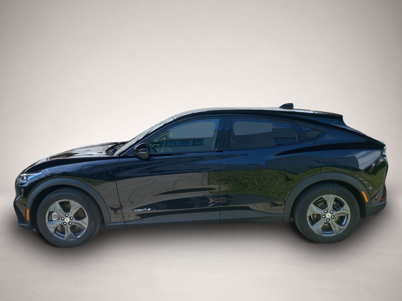 Ford Mustang Mach-E (01/2022, ELECTRIC)