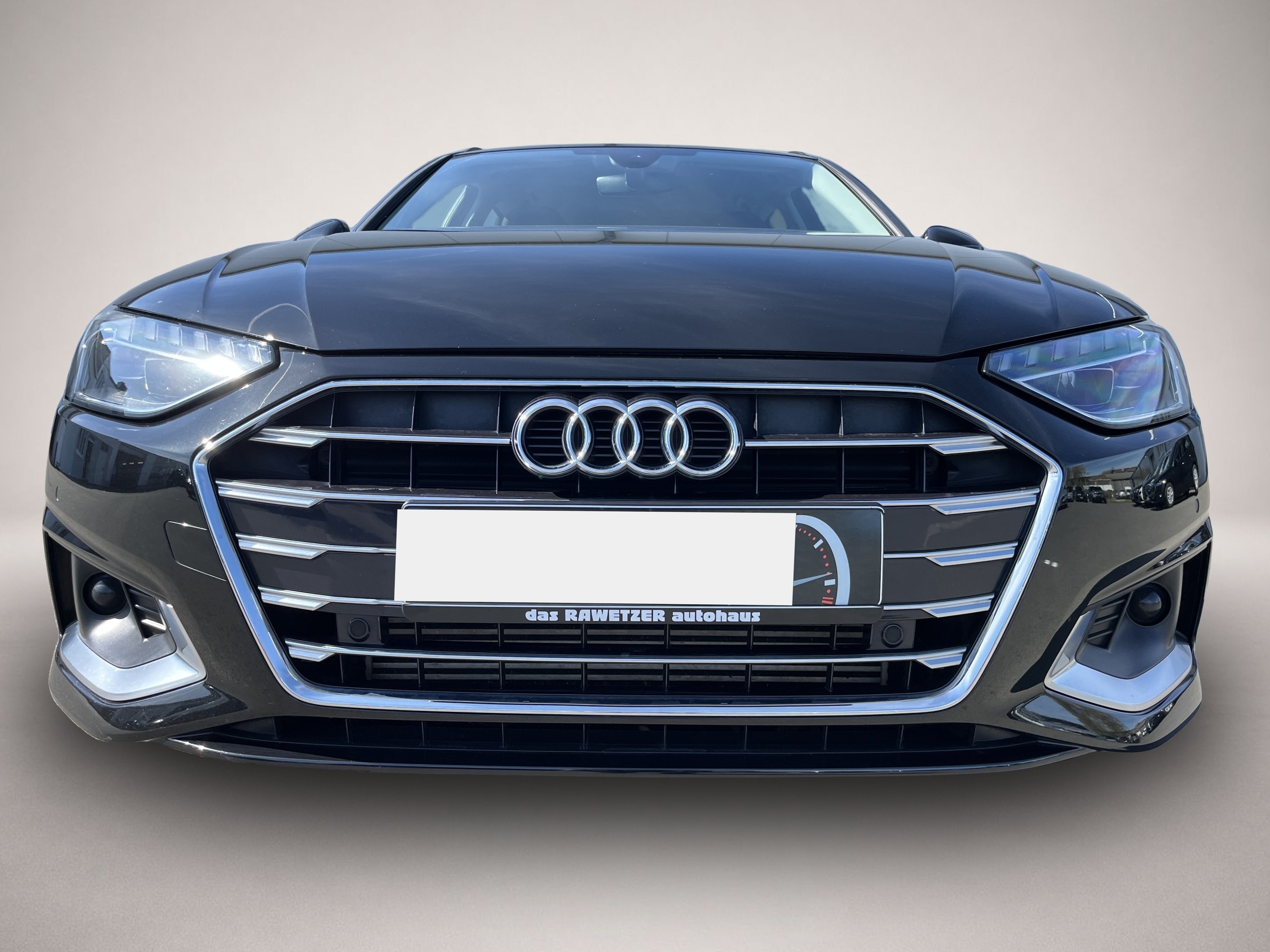 Audi A4 (08/2021, Benzin)