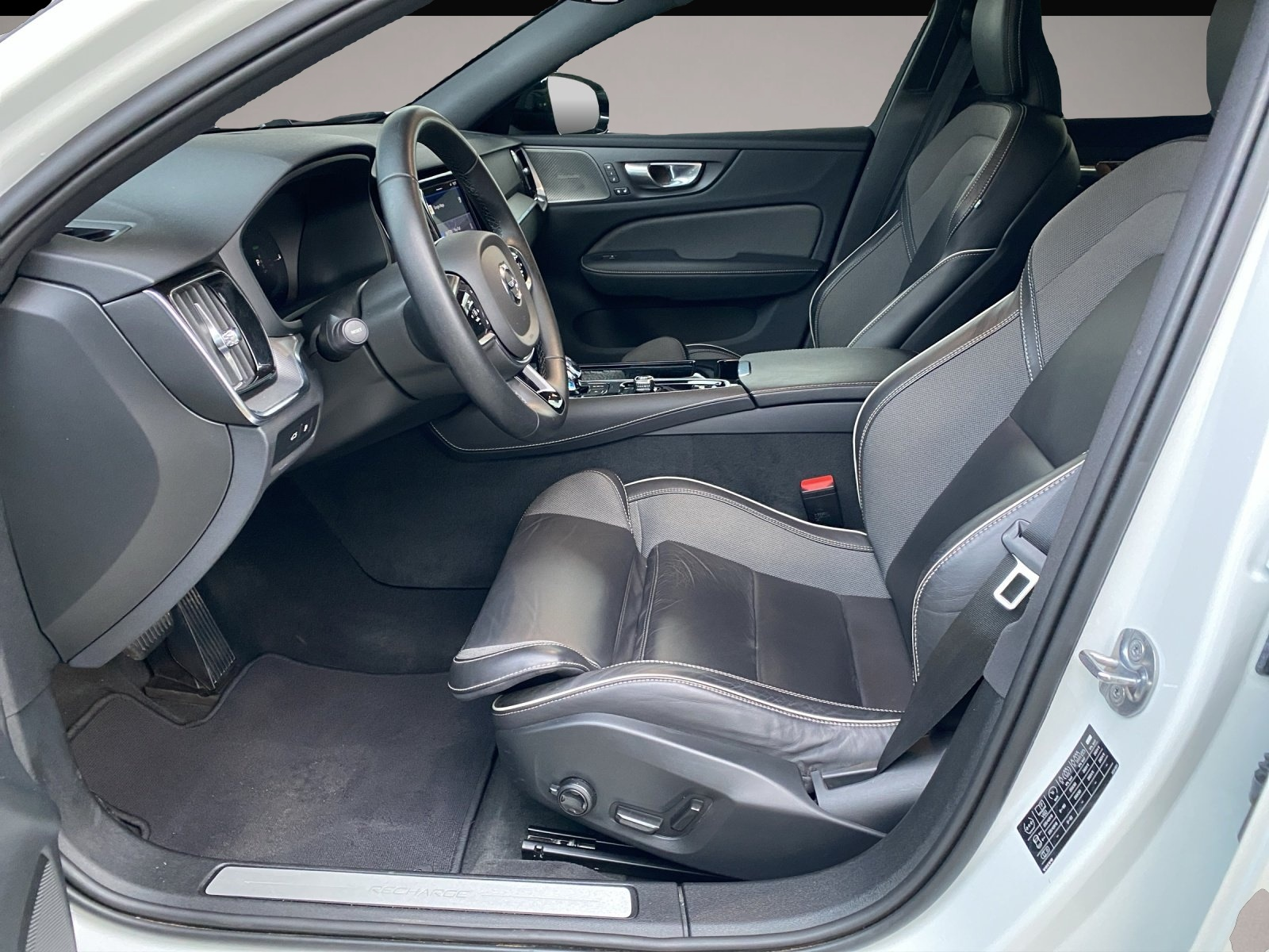 Volvo V60 (05/2023, )