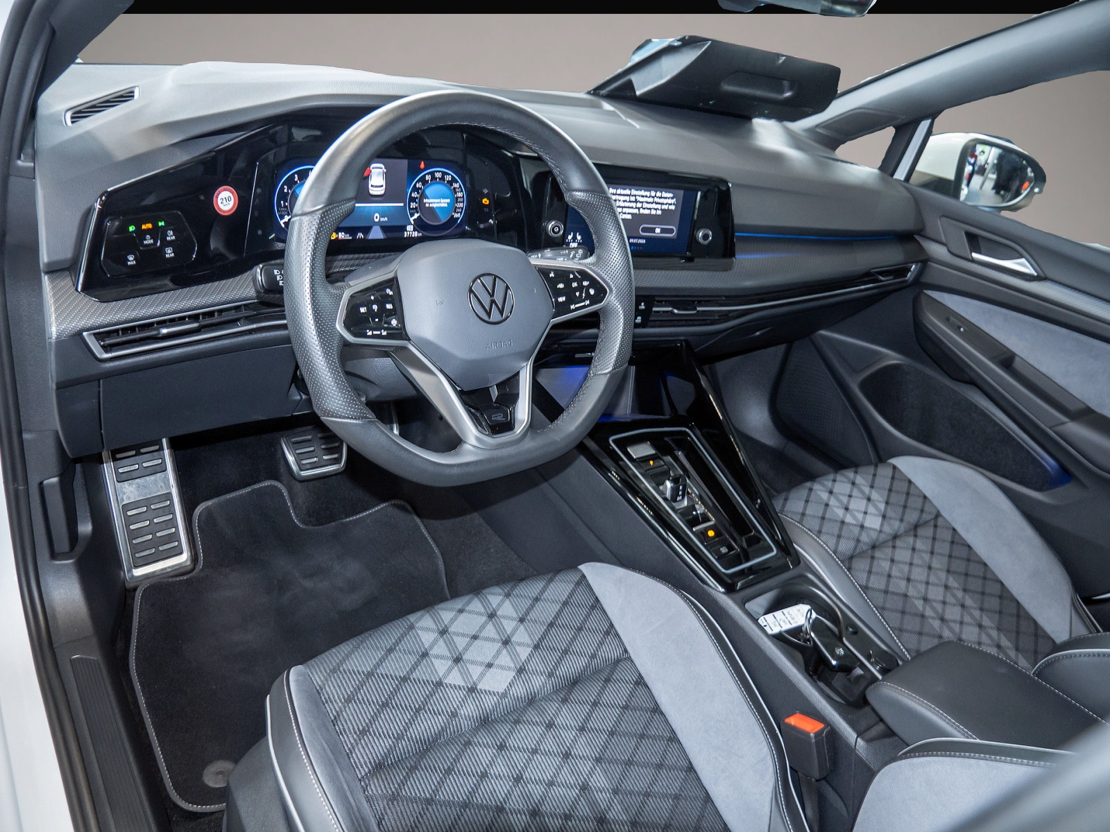 Volkswagen Golf (03/2024, Benzin)