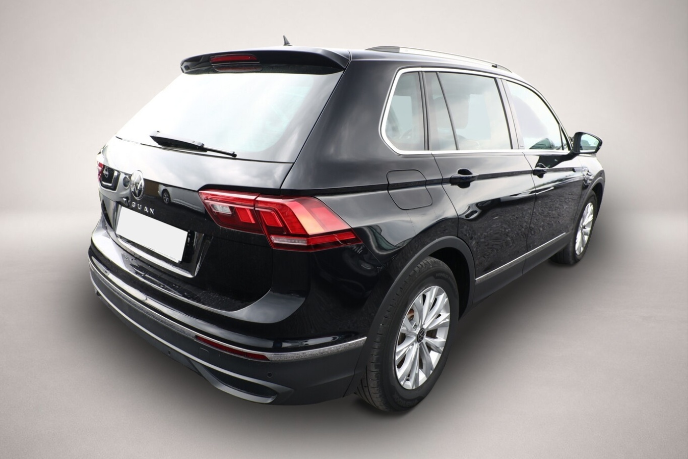 Volkswagen Tiguan (04/2021, Benzin)
