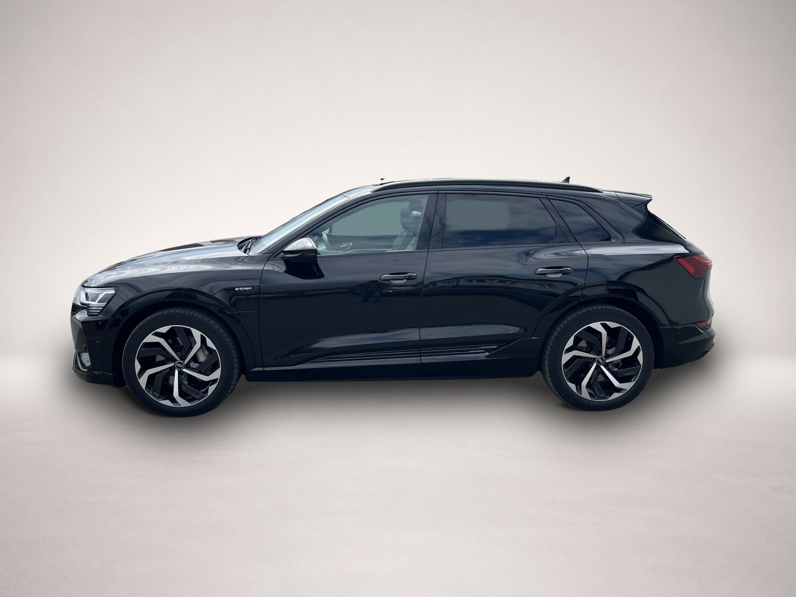 Audi e-tron (12/2022, ELECTRIC)