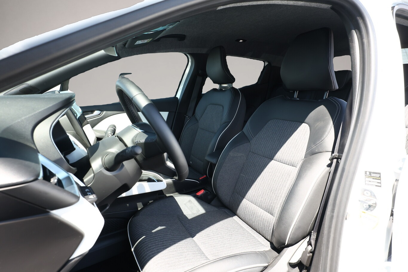 Renault Clio (05/2023, Benzin)