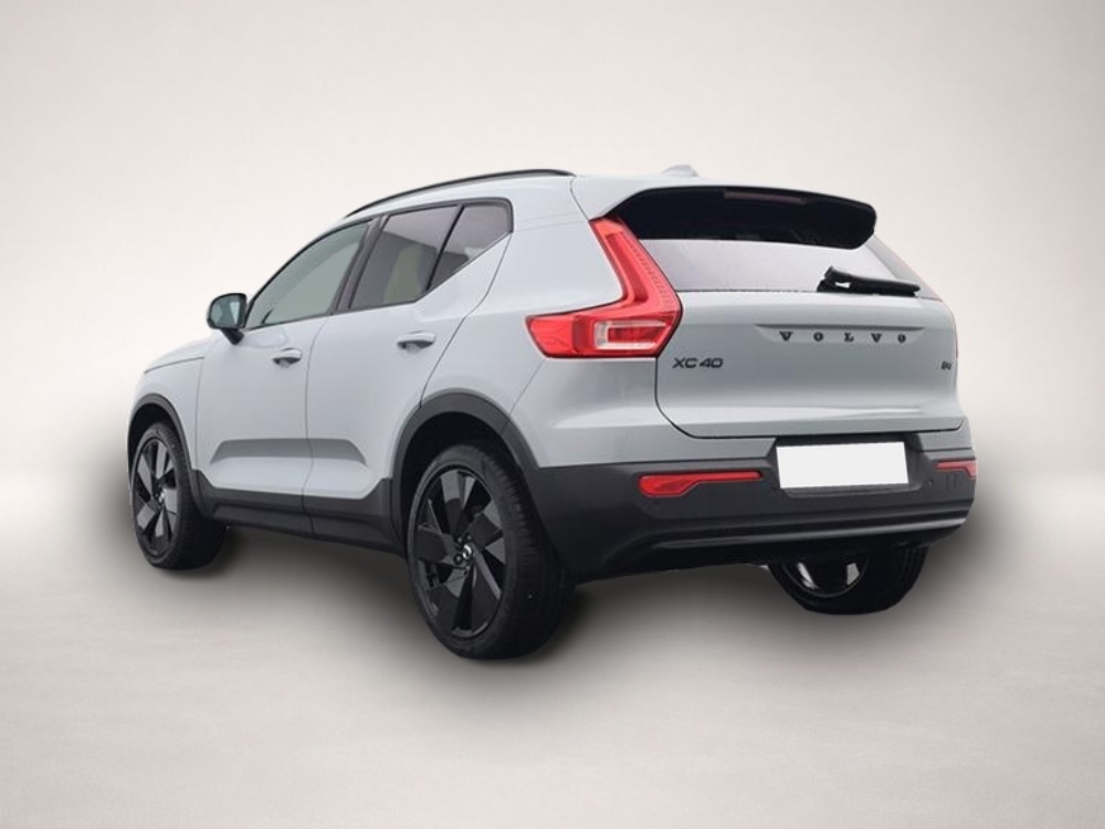 Volvo XC40 (04/2026, Benzin)