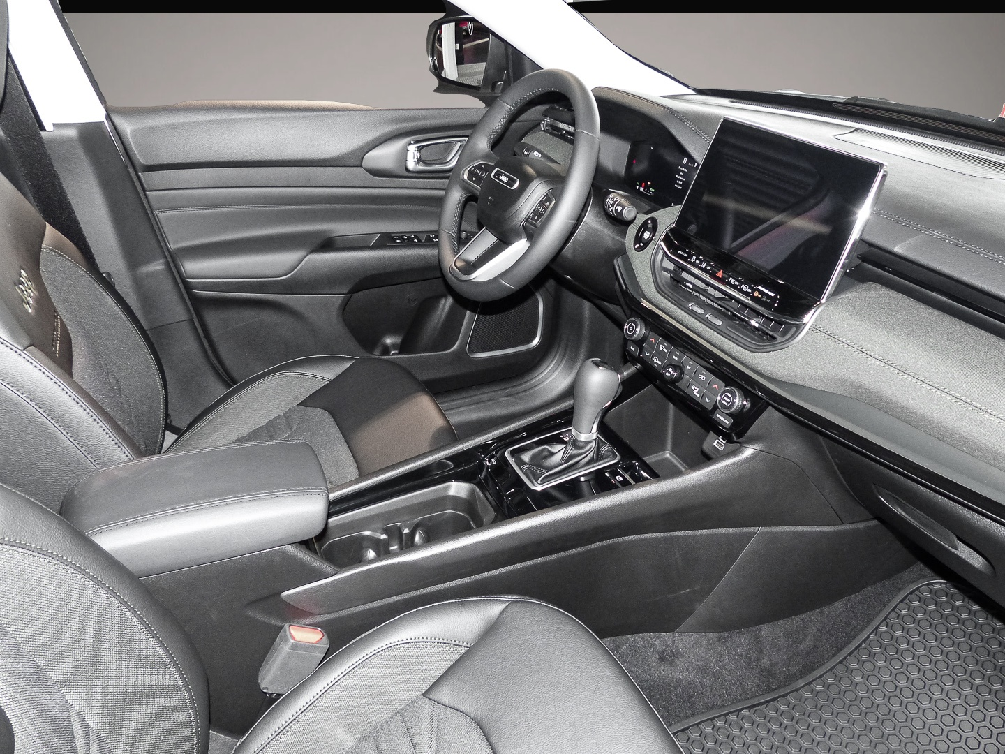 Jeep Compass (11/2025, Benzin)