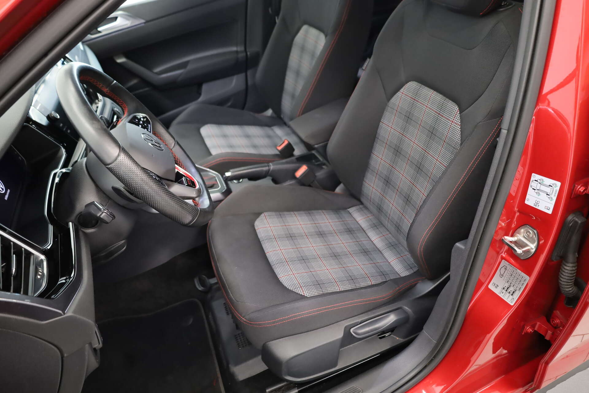 Volkswagen Polo (03/2024, Benzin)