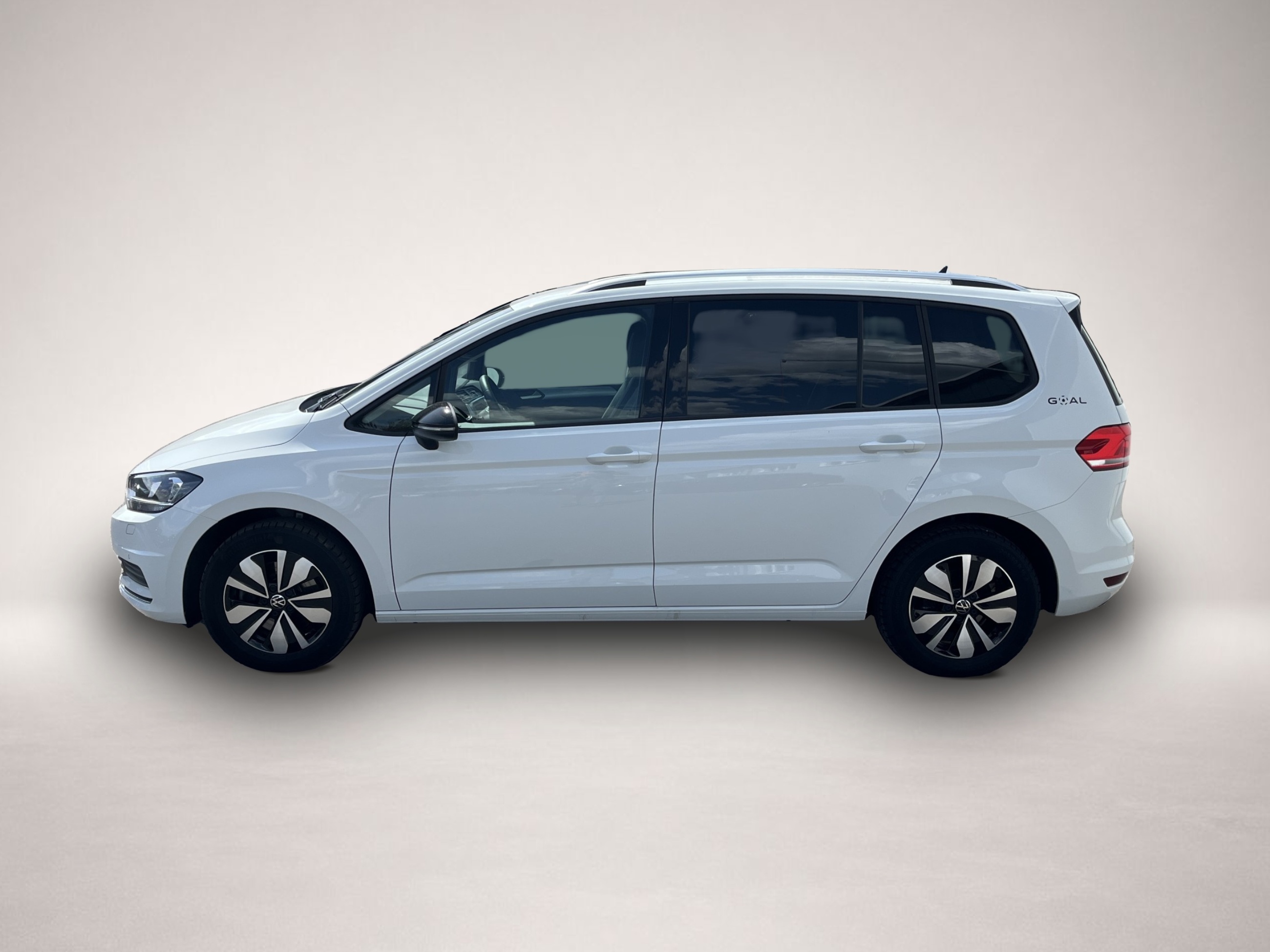 Volkswagen Touran (10/2025, Benzin)