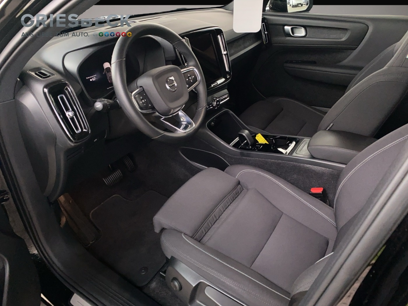 Volvo C40 (11/2022, ELECTRIC)