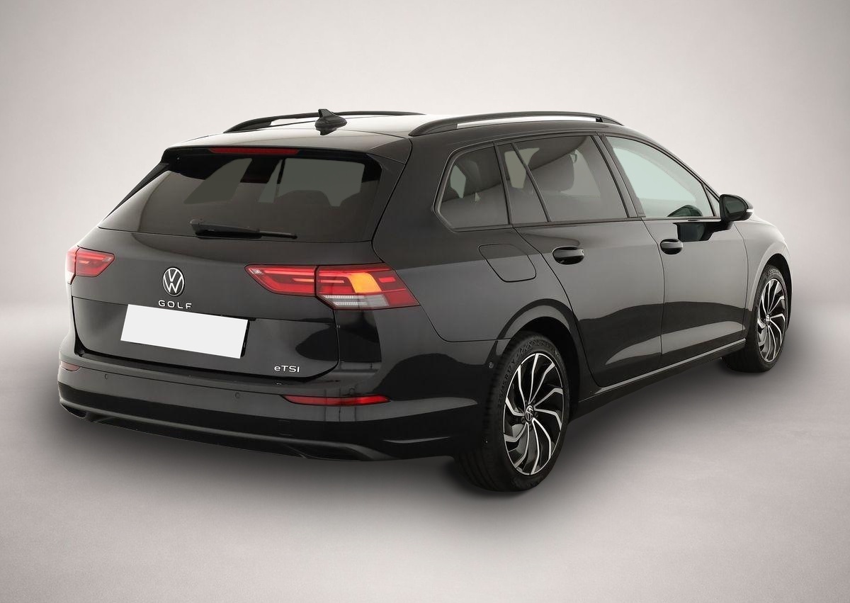 Volkswagen Golf (05/2021, Benzin)
