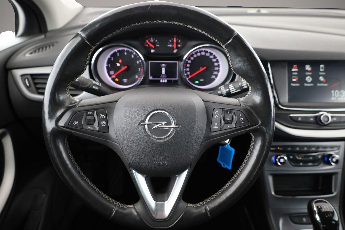Opel Astra (03/2021, Benzin)