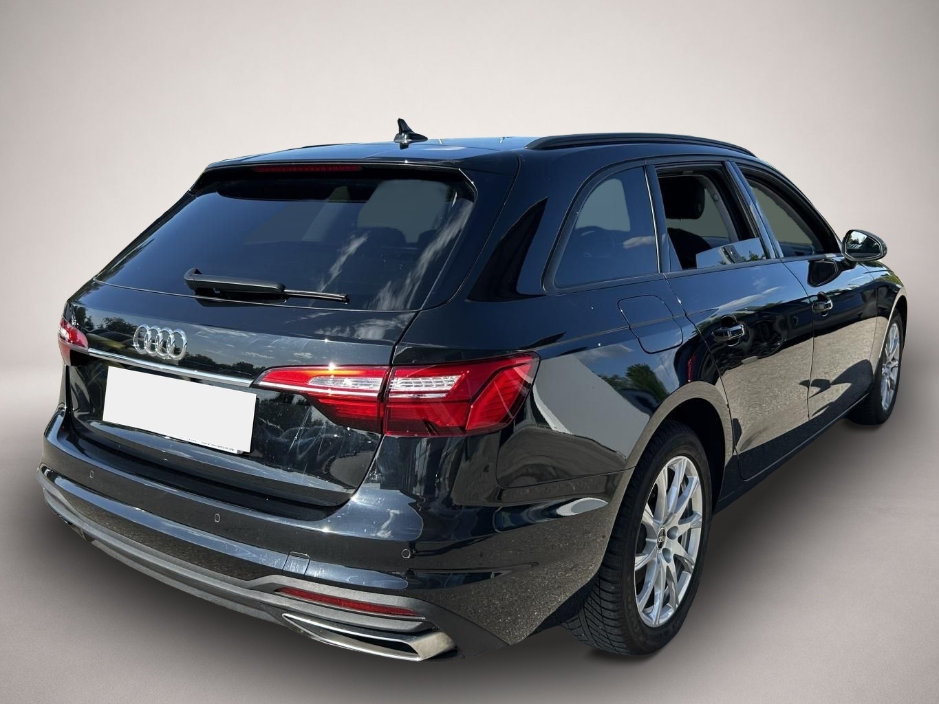 Audi A4 (08/2022, )