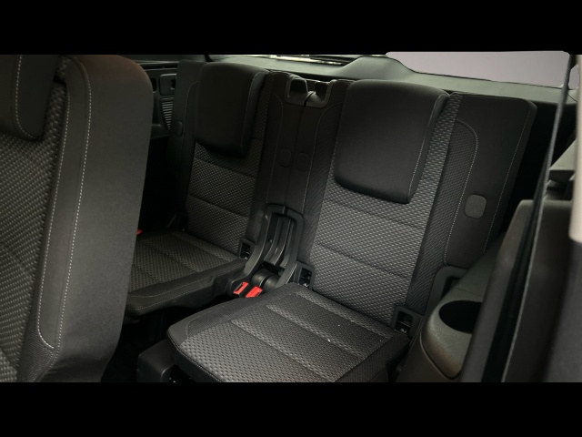 Volkswagen Touran (12/2025, Benzin)