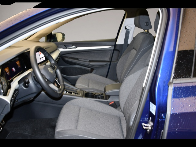 Volkswagen Golf (02/2024, Benzin)