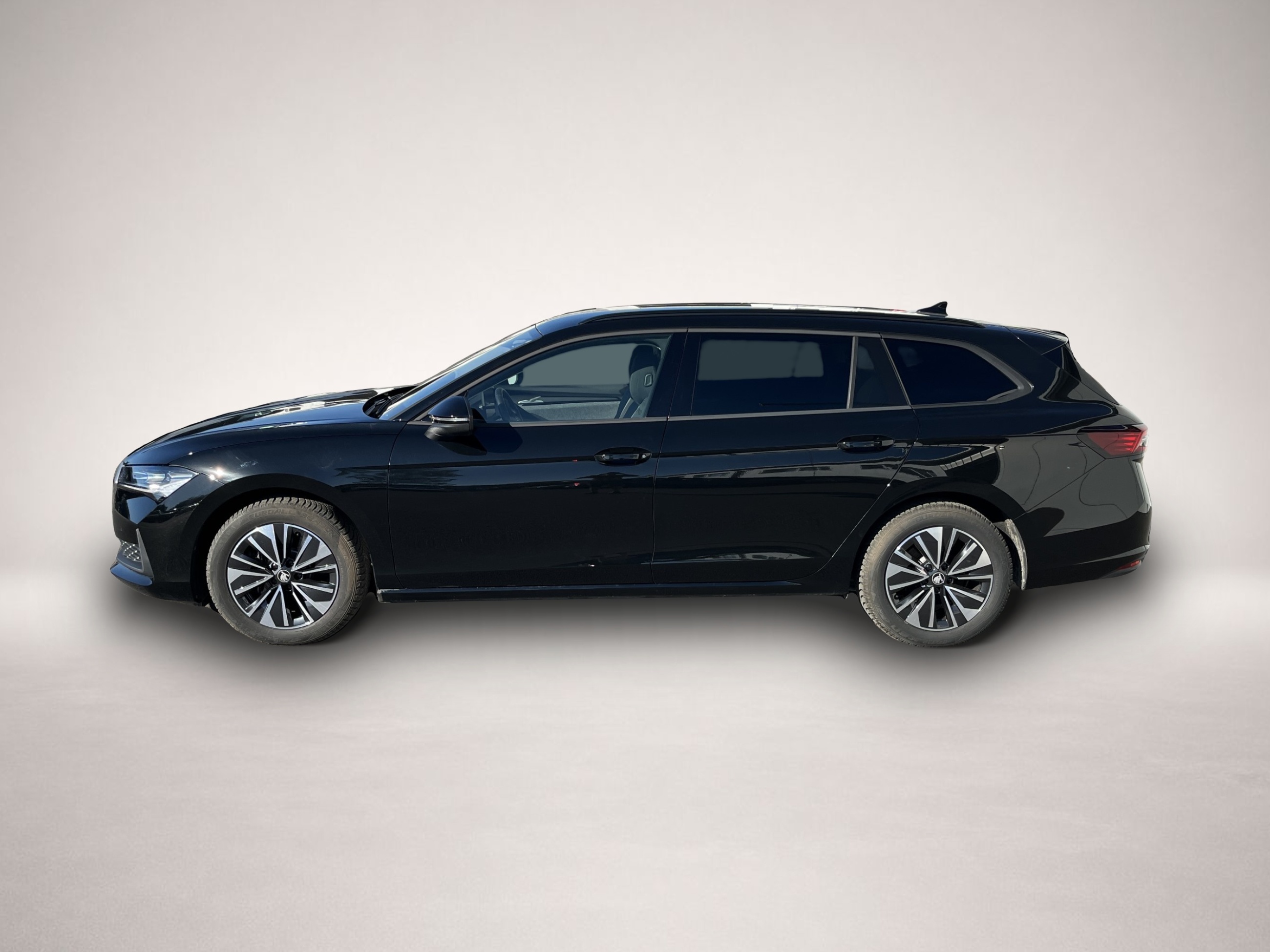 Skoda Superb (09/2025, Benzin)