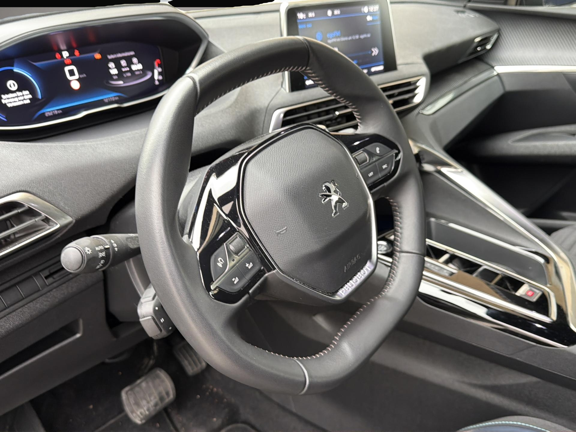 Peugeot 5008 (10/2023, Benzin)