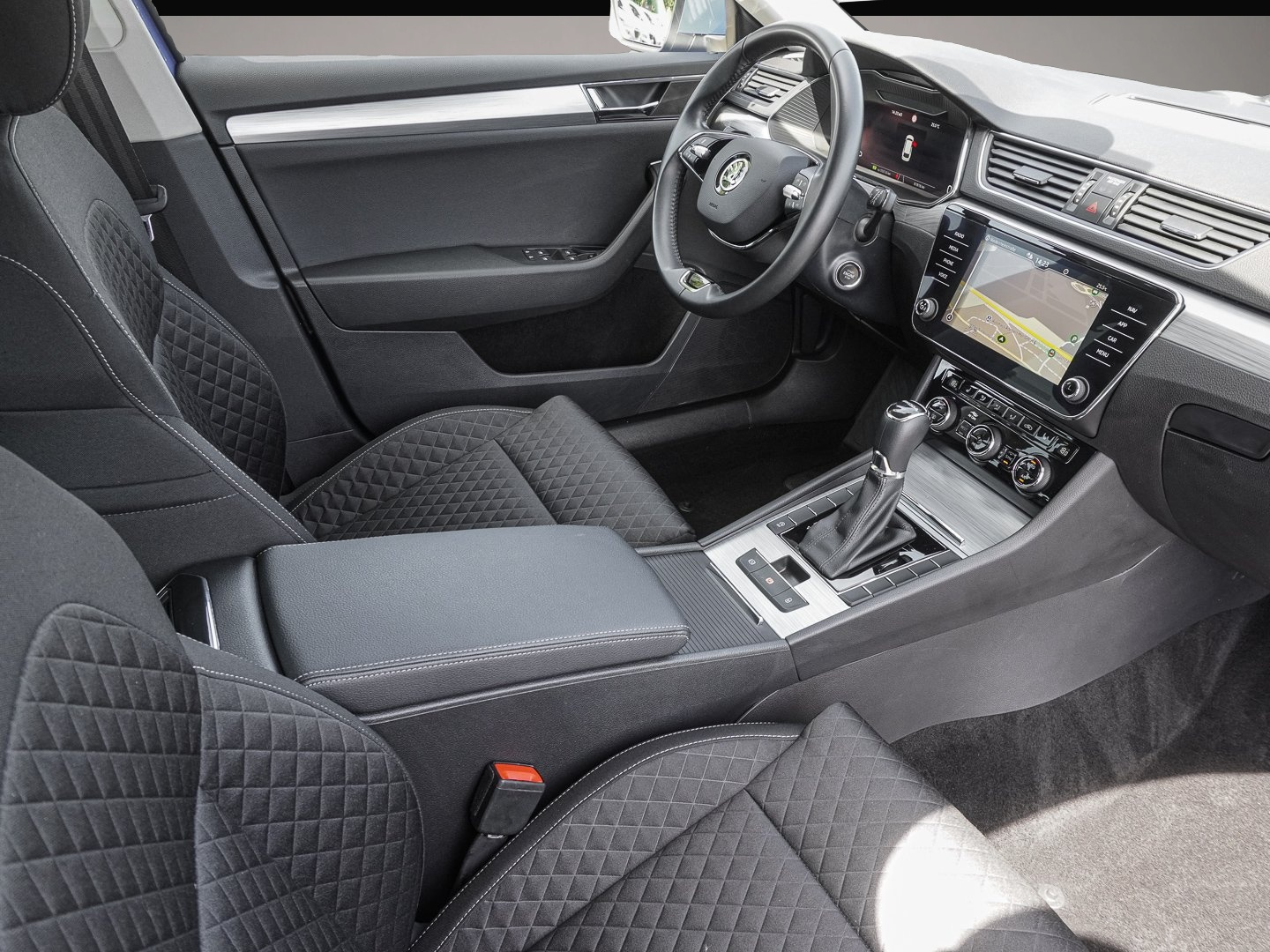 Skoda Superb (10/2022, Benzin)