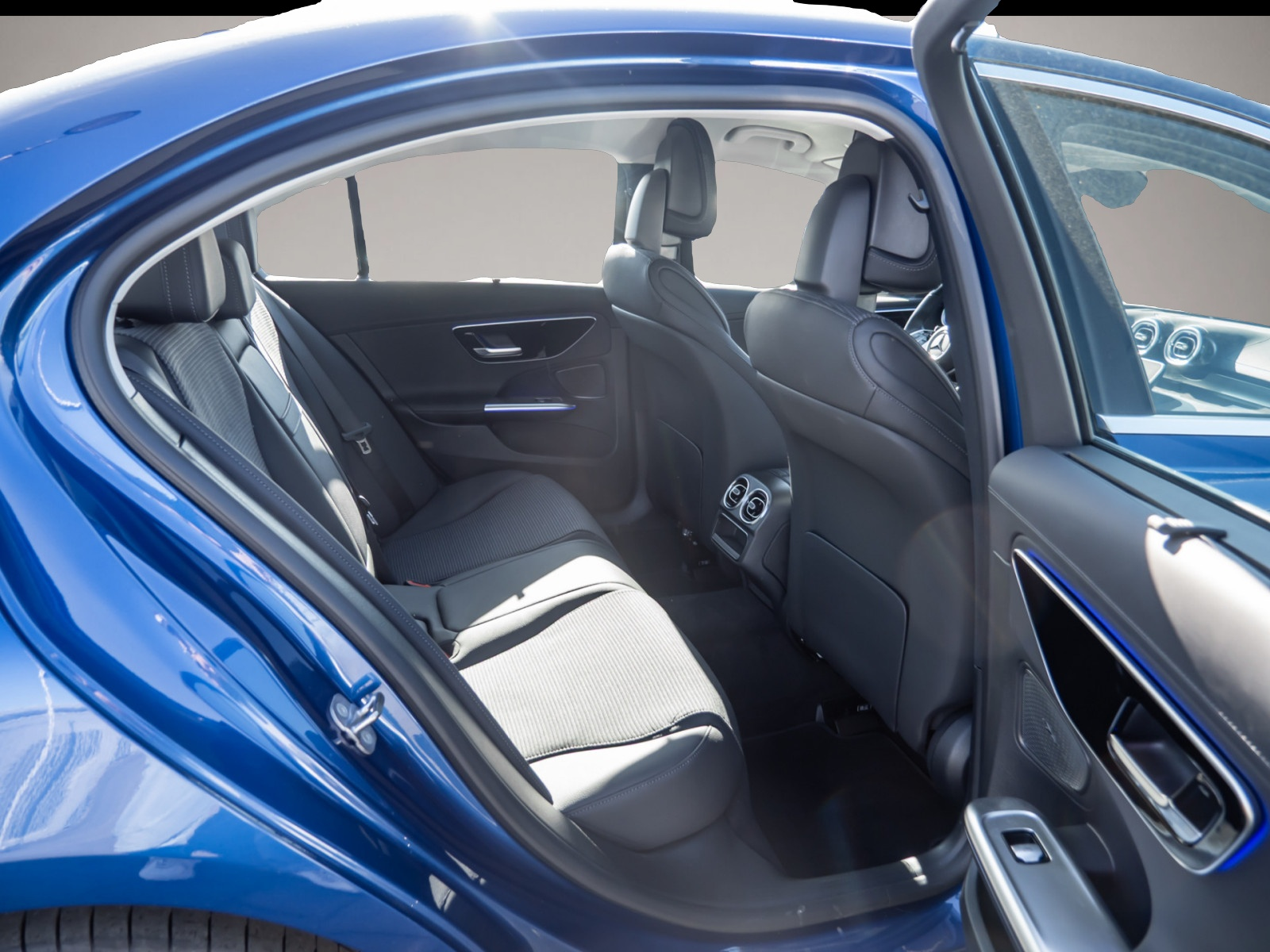 Mercedes-Benz C 300 (12/2024, Hybrid (Benzin/Elektro))
