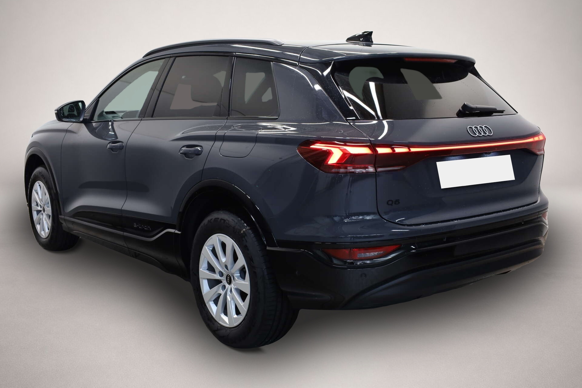 Audi e-tron (04/2025, ELECTRIC)