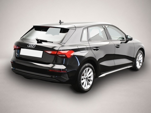 Audi A3 (10/2022, Benzin)
