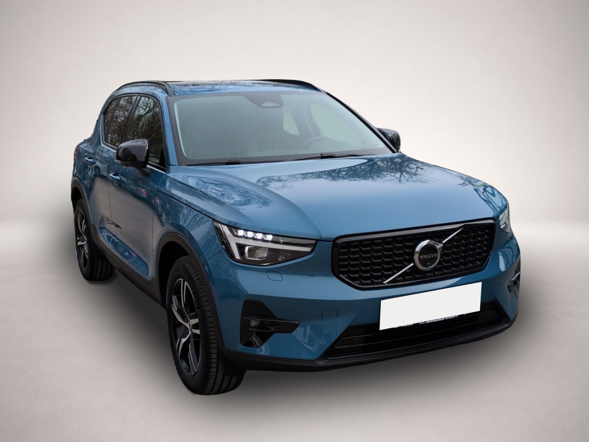 Volvo XC40 (06/2025, Benzin)
