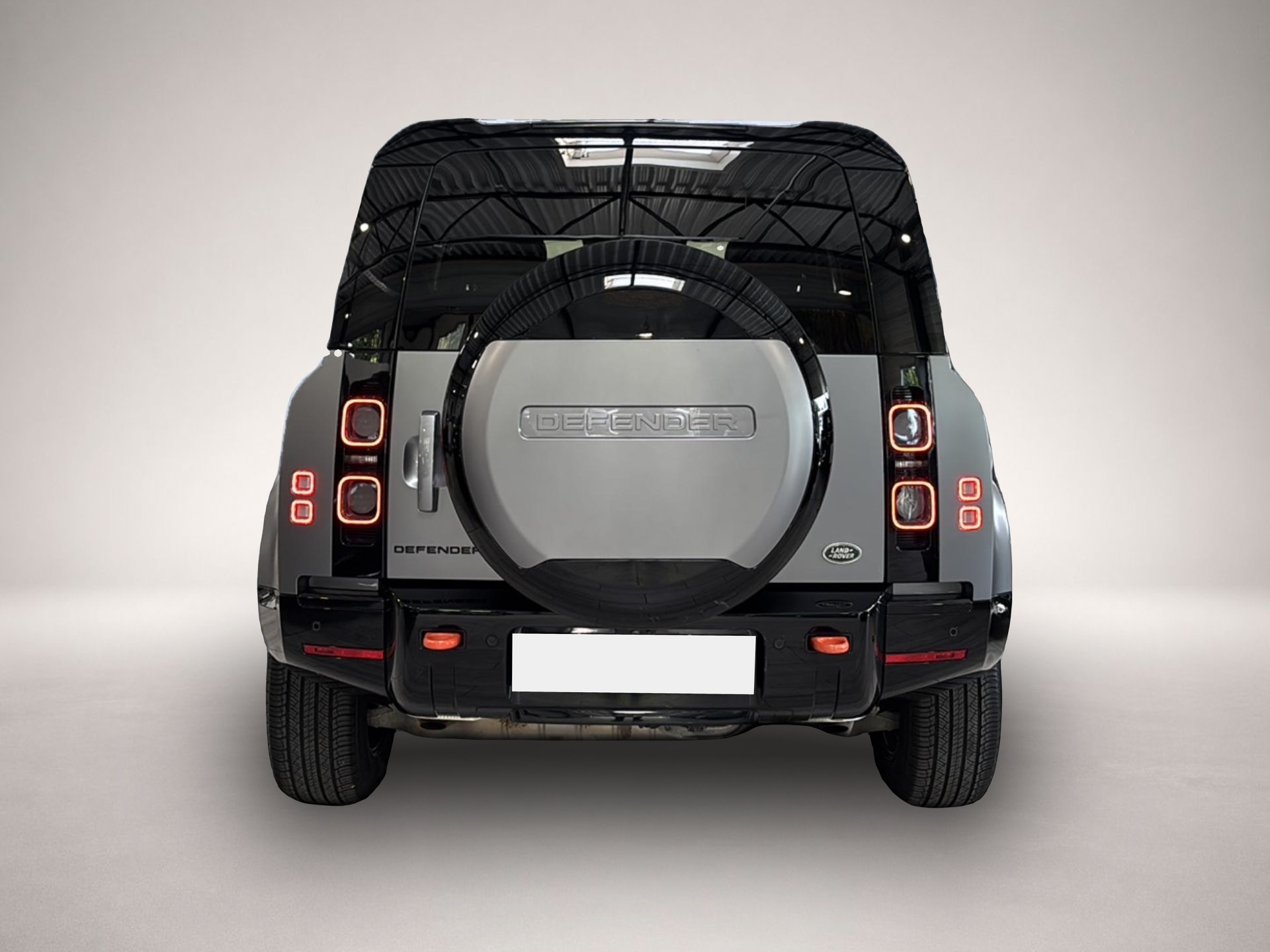 Land-Rover Defender (06/2023, Benzin)