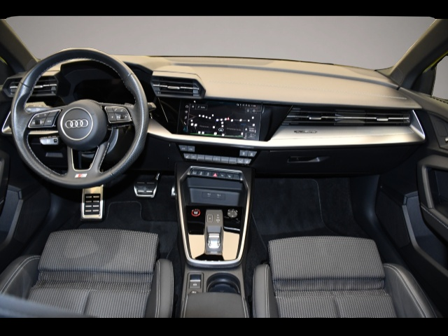 Audi quattro (03/2024, Benzin)