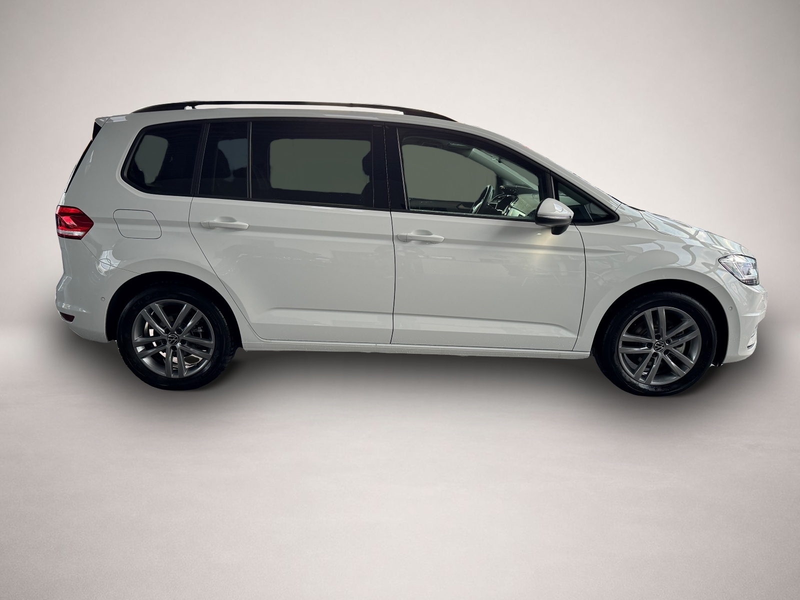 Volkswagen Touran (06/2025, Benzin)