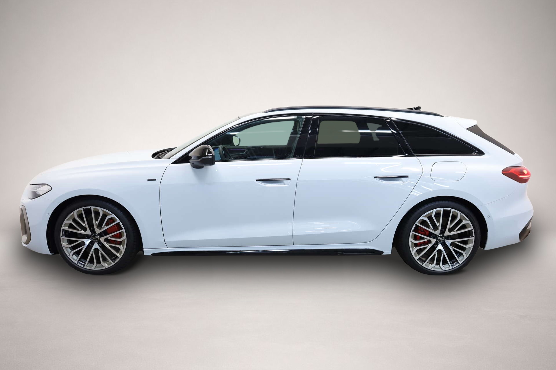 Audi quattro (08/2025, Hybrid (Benzin/Elektro))