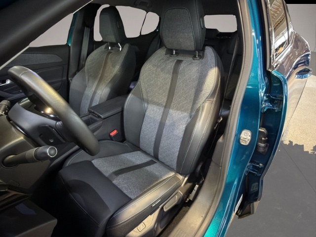 Peugeot 408 (09/2023, Benzin)